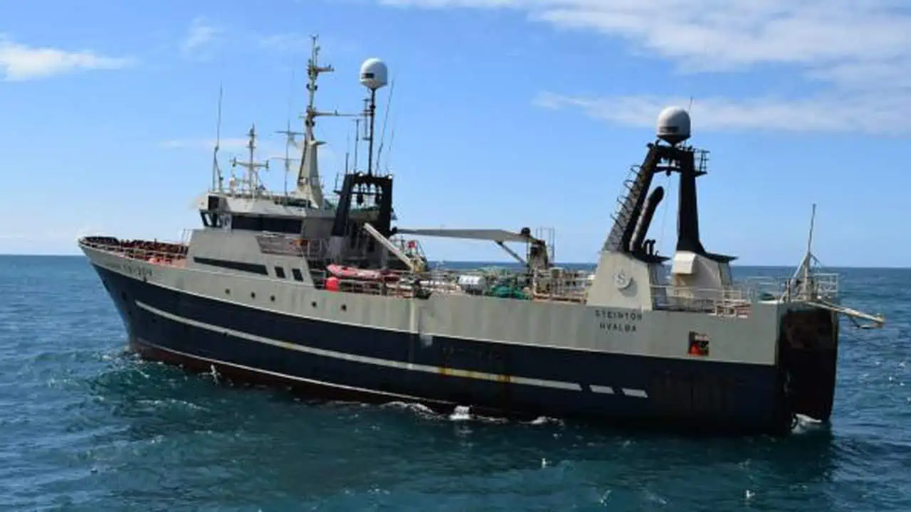 Read more about the article Færøerne: Færøsk trawler lander god fangst af hellefisk