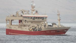 I Fuglefjord landede trawleren Jupiter i sidste uge 1.030 tons sild, som de har fisket ud for Island. foto: Kiran J