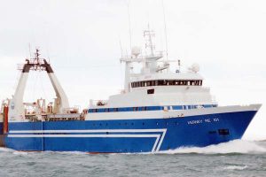 Makrellen forlænger sæsonen for de islandske frysetrawlere .Makrelfiskeriet startede da trawleren Therney RE sejlede den 19. juni i år.  foto: Therney RE - HB Grandi